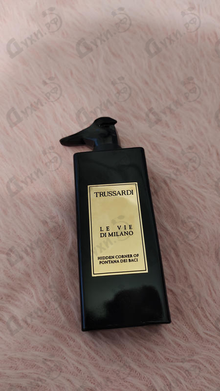 Парфюмерия Hidden Corner Of Fontana Dei Baci от Trussardi