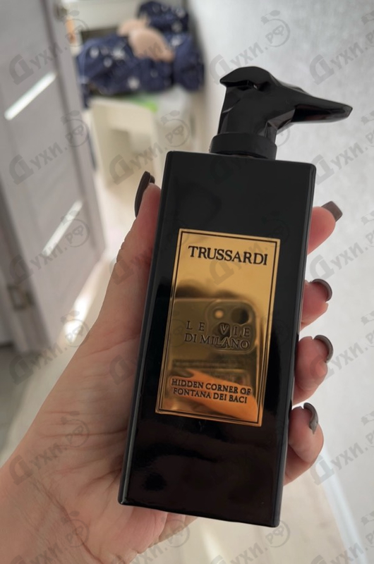 Парфюмерия Hidden Corner Of Fontana Dei Baci от Trussardi
