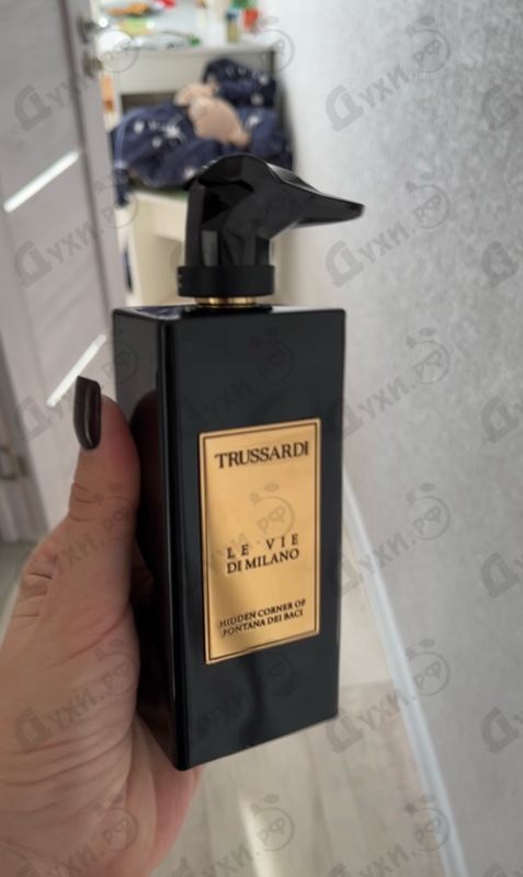 Парфюмерия Hidden Corner Of Fontana Dei Baci от Trussardi