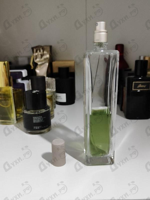 Парфюмерия Dans Le Bleu Qui Petille от Serge Lutens