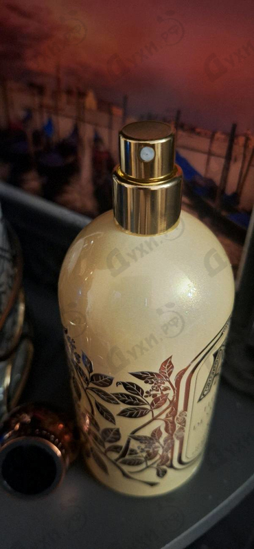 Парфюмерия Fleur De Santal от Attar Collection