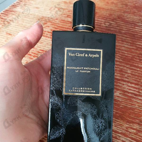 Купить Van Cleef & Arpels Moonlight Patchouli Le Parfum Парфюмерия Moonlight Patchouli Le Parfum от Van Cleef & Arpels