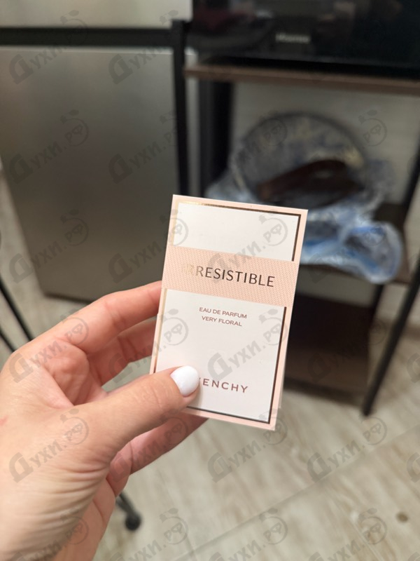 Духи Irresistible Very Floral от Givenchy