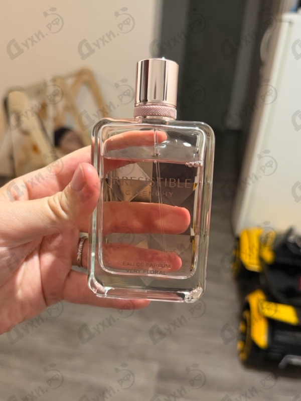 Духи Irresistible Very Floral от Givenchy