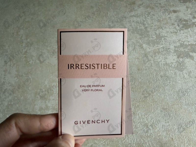 Парфюмерия Givenchy Irresistible Very Floral