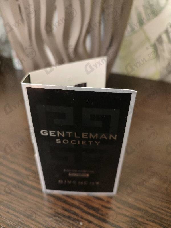 Купить Gentleman Society Eau De Parfum Extreme от Givenchy