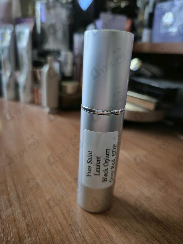 Купить Yves Saint Laurent Black Opium Over Red