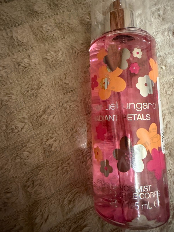 Купить Radiant Petals от Emanuel Ungaro