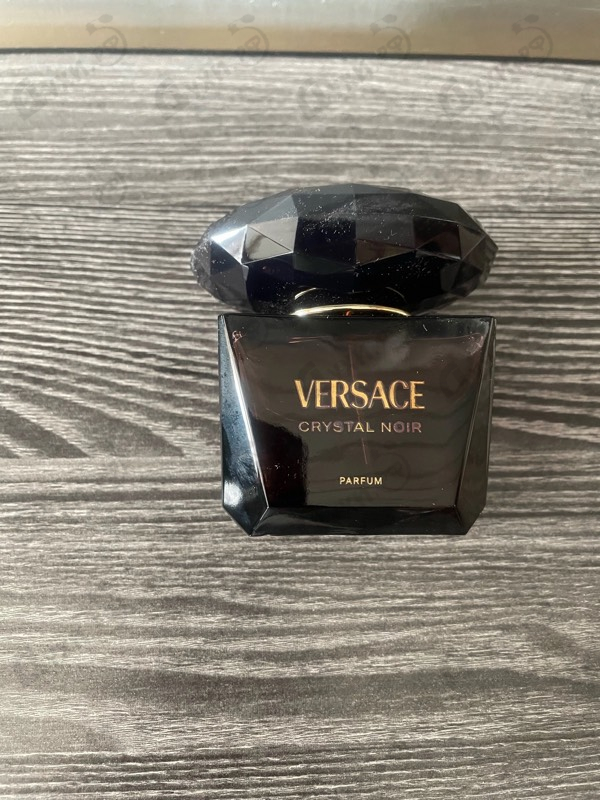 Духи Crystal Noir Parfum от Versace
