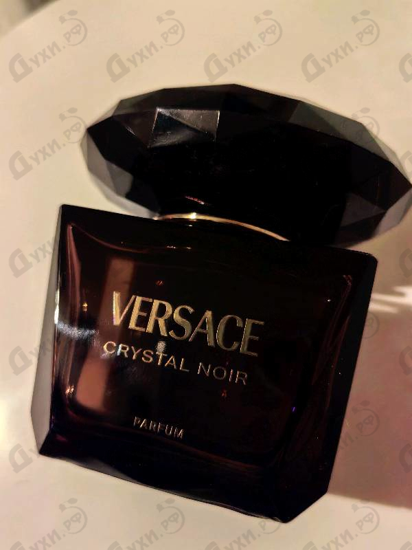Духи Crystal Noir Parfum от Versace