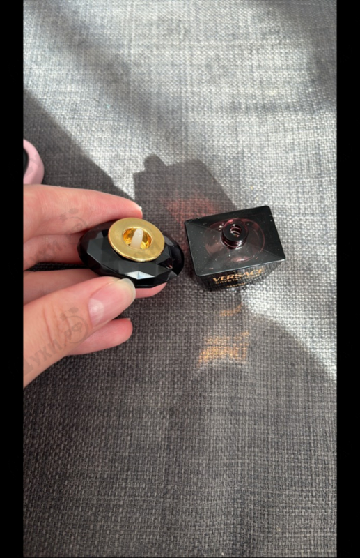 Парфюмерия Crystal Noir Parfum от Versace