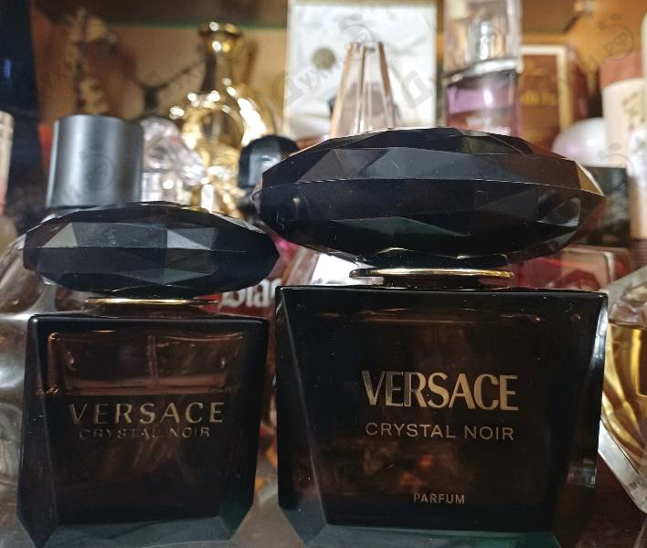 Парфюмерия Crystal Noir Parfum от Versace