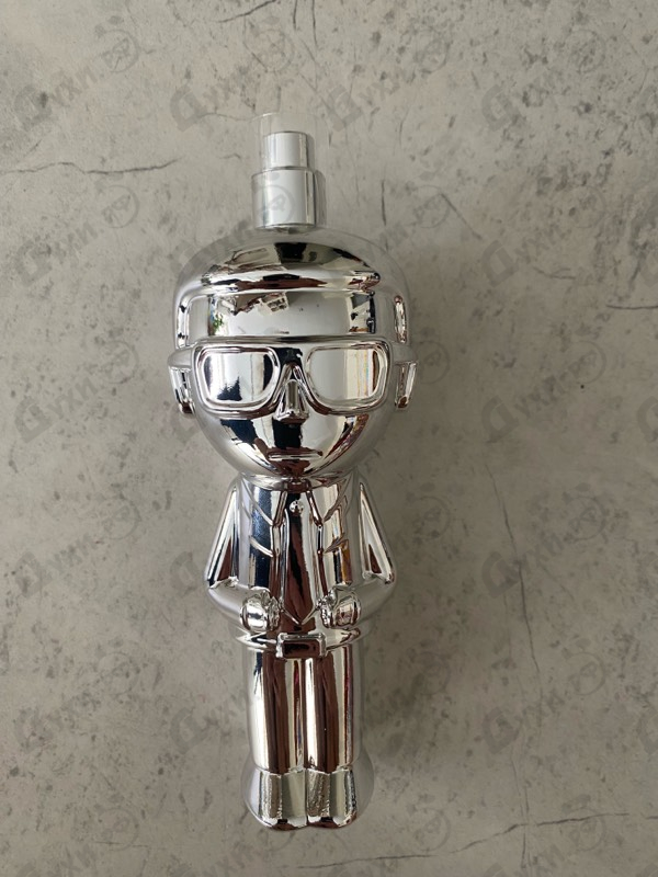 Парфюмерия Lagerfeld Ikonik