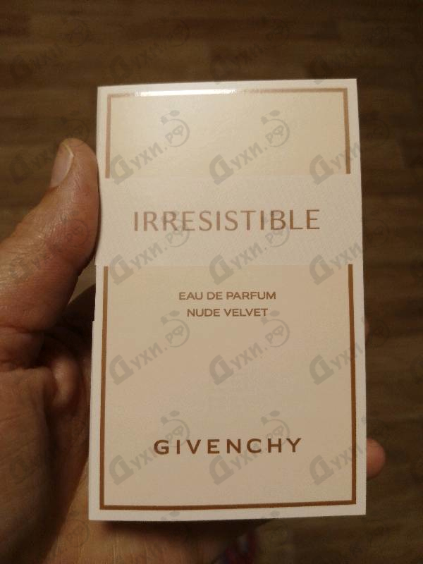 Духи Irresistible Nude Velvet от Givenchy