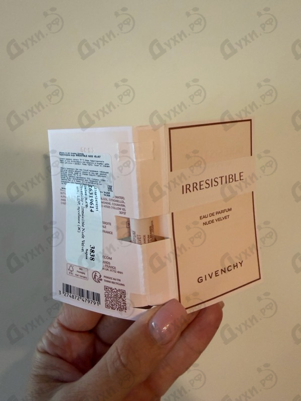 Духи Irresistible Nude Velvet от Givenchy
