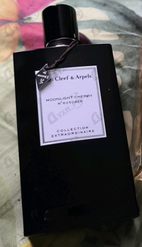 Парфюмерия Van Cleef & Arpels Moonlight Cherry