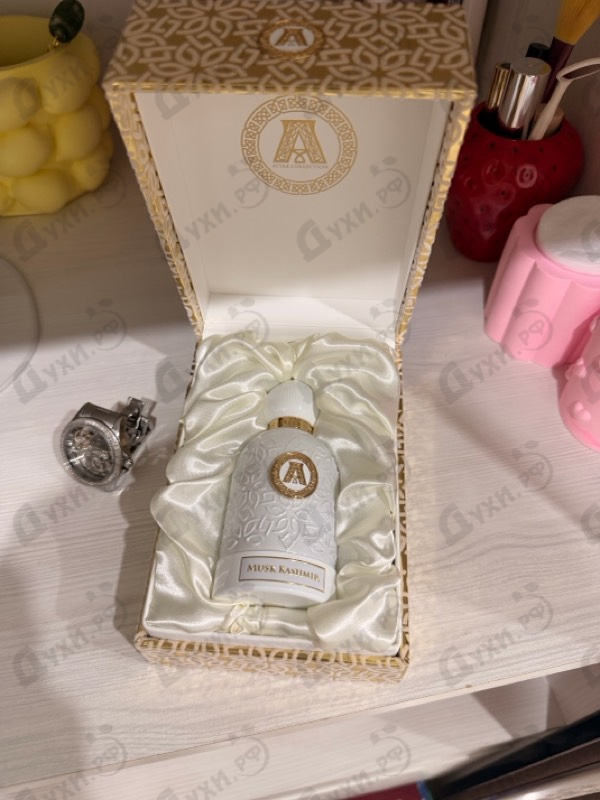 Духи Musk Kashmir Extrait от Attar Collection