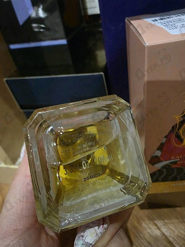 Духи Eau Du Soir 2022 от Sisley