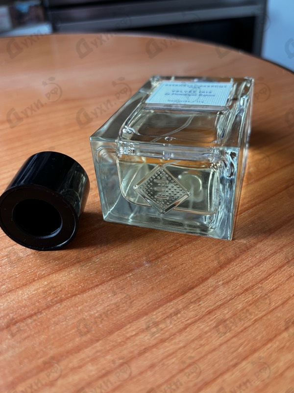 Духи Velvet Iris от Essential Parfums