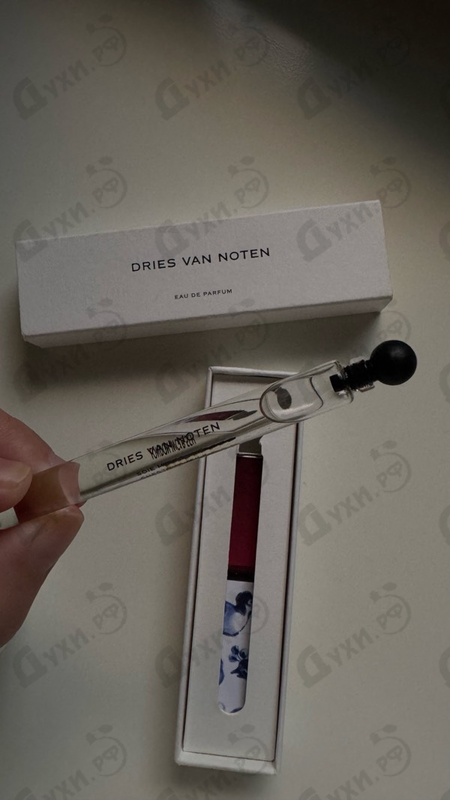 Парфюмерия Soie Malaquais от Dries Van Noten