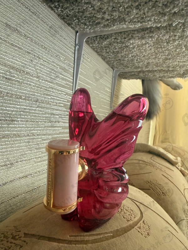 Парфюмерия Carolina Herrera La Bomba