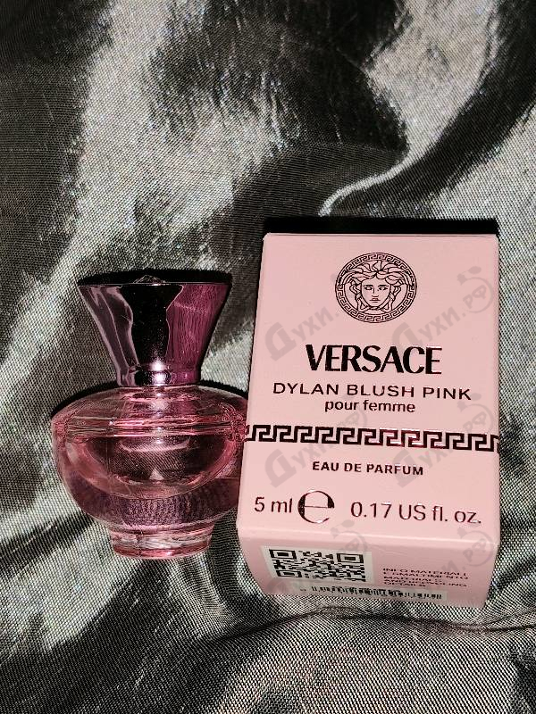 Парфюмерия Dylan Blush Pink от Versace