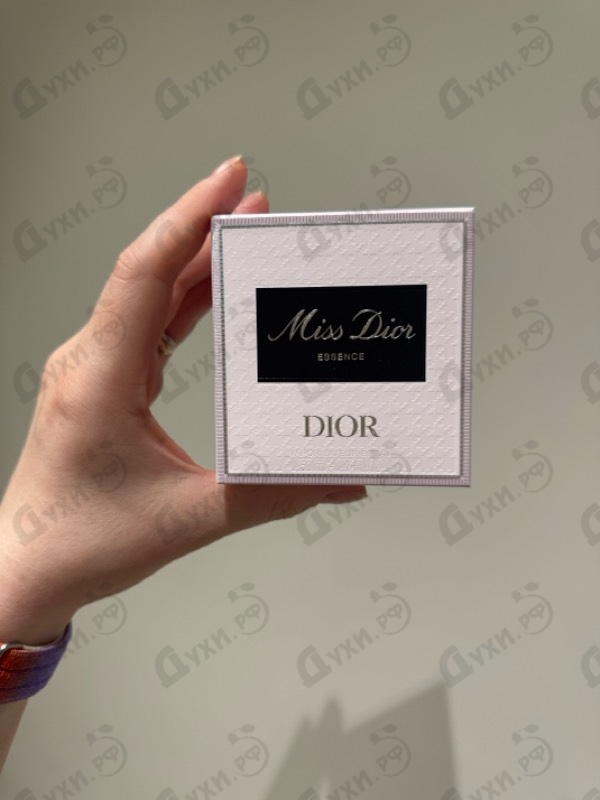 Парфюмерия Miss Dior Essence от Christian Dior