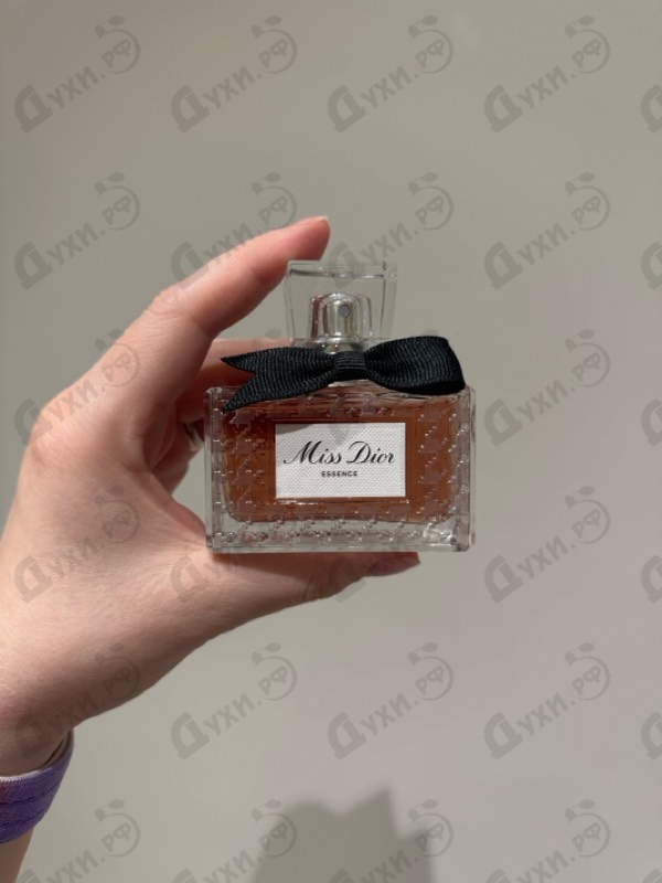 Парфюмерия Miss Dior Essence от Christian Dior