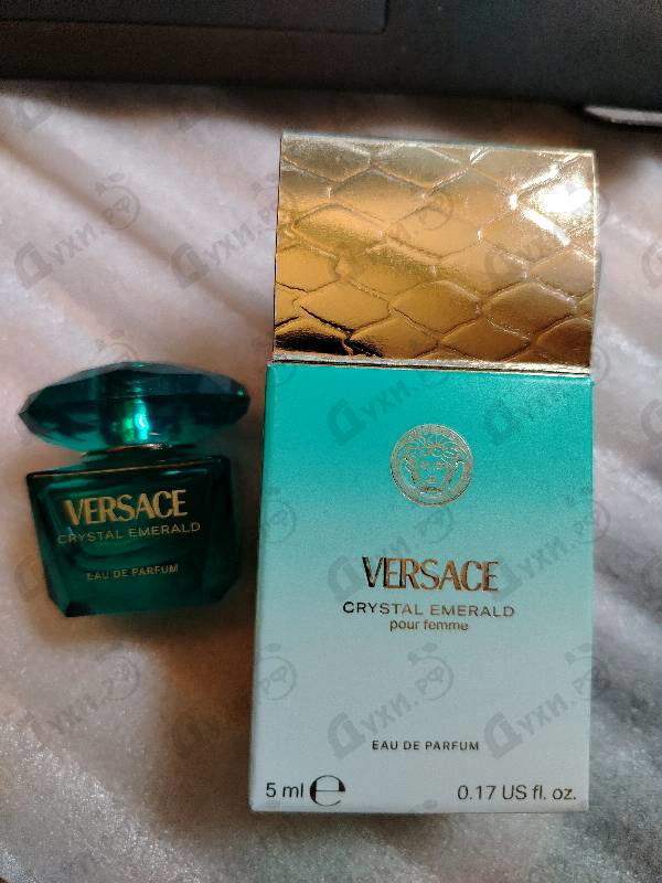 Парфюмерия Crystal Emerald от Versace