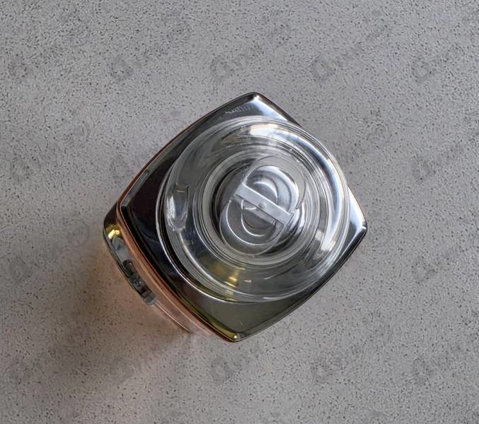 Парфюмерия Christian Dior Addict Peachy Glow