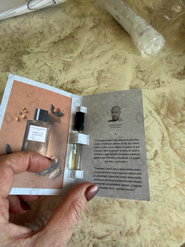 Парфюмерия Ambre Latte от Essential Parfums