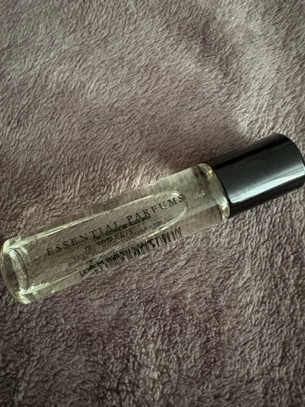 Парфюмерия Ambre Latte от Essential Parfums