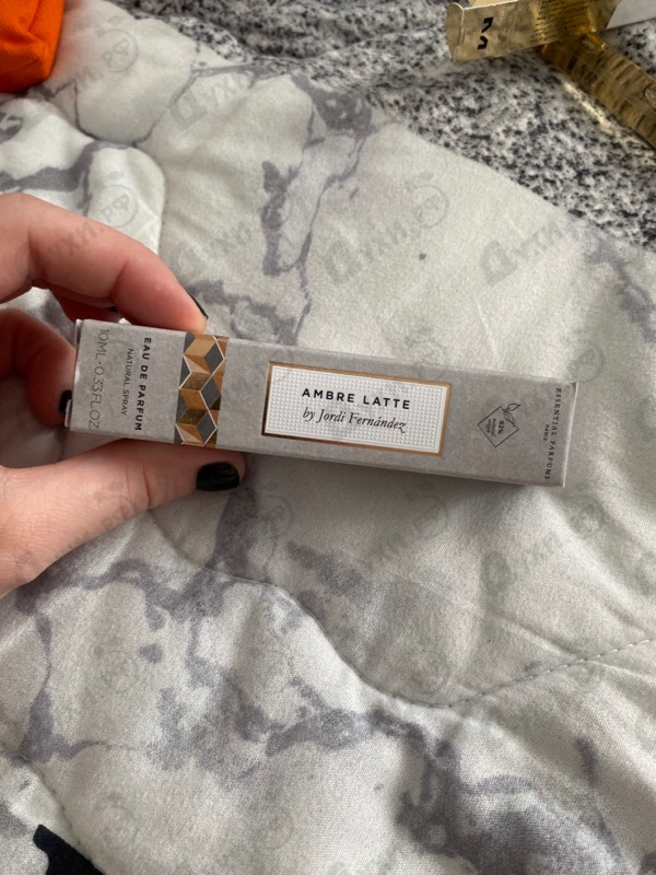 Духи Ambre Latte от Essential Parfums