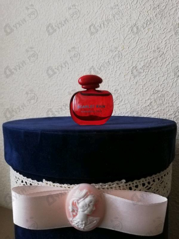 Парфюмерия Mandarina Duck Scarlet Rain Духи Scarlet Rain от Mandarina Duck