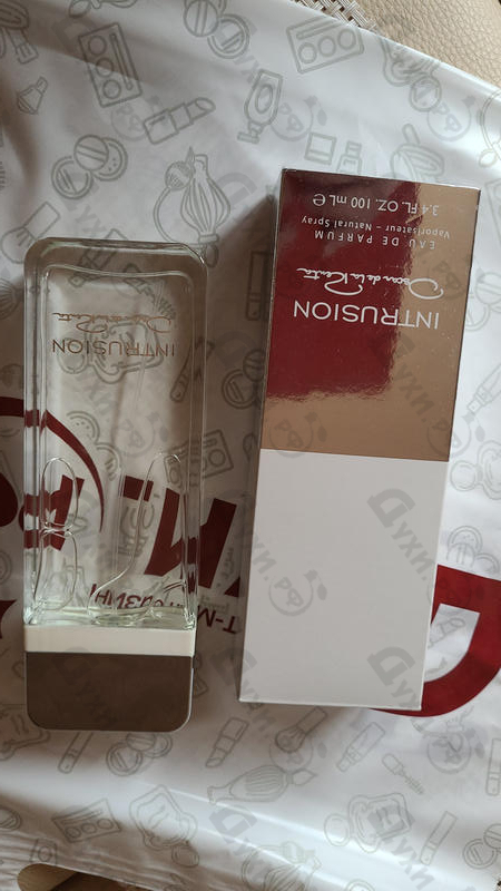 Духи Intrusion от Oscar De La Renta Отзыв Oscar De La Renta Intrusion