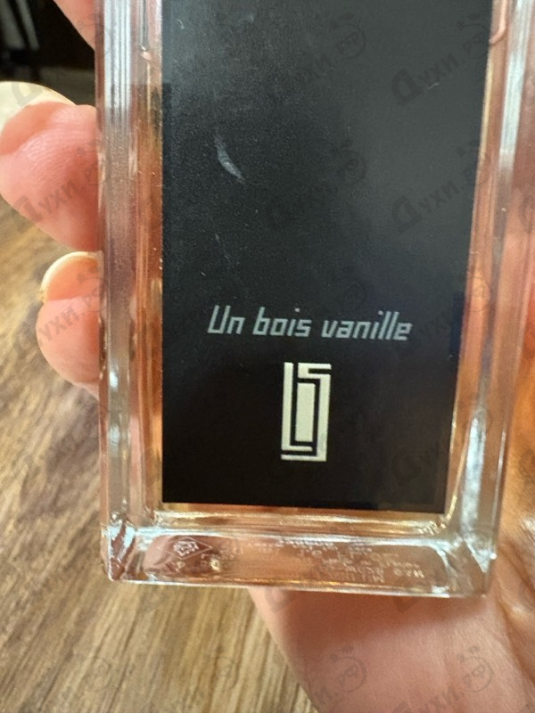 Парфюмерия Un Bois Vanille от Serge Lutens