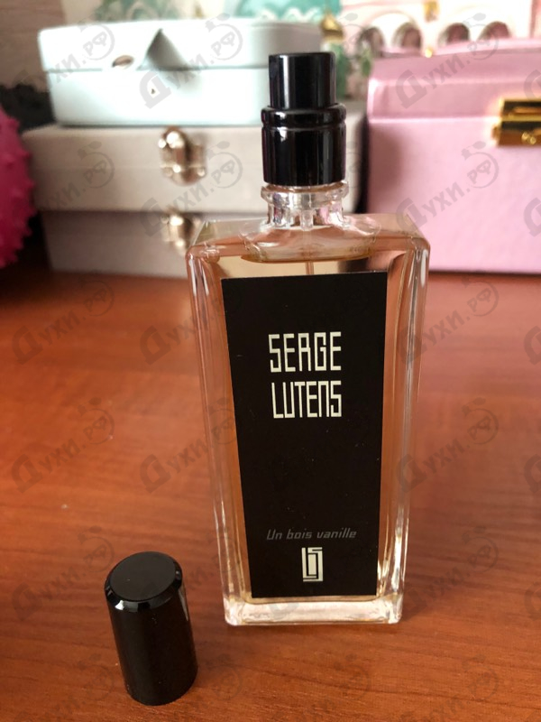 Парфюмерия Un Bois Vanille от Serge Lutens
