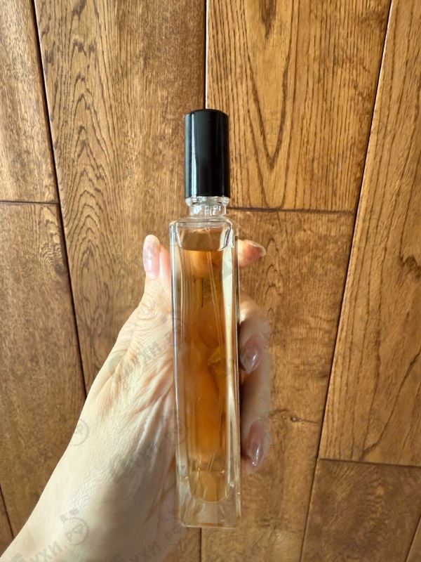 Купить Un Bois Vanille от Serge Lutens