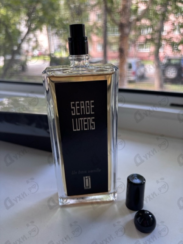Парфюмерия Un Bois Vanille от Serge Lutens