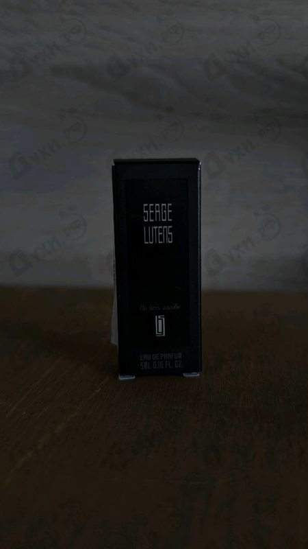 Парфюмерия Un Bois Vanille от Serge Lutens