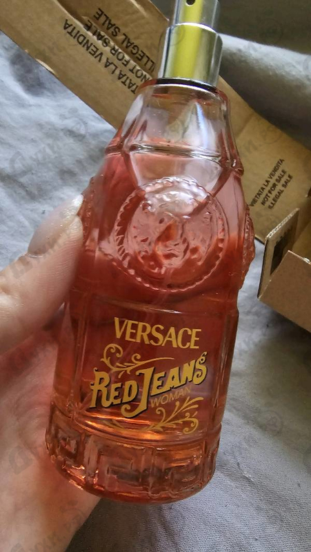 Парфюмерия Red Jeans от Versace
