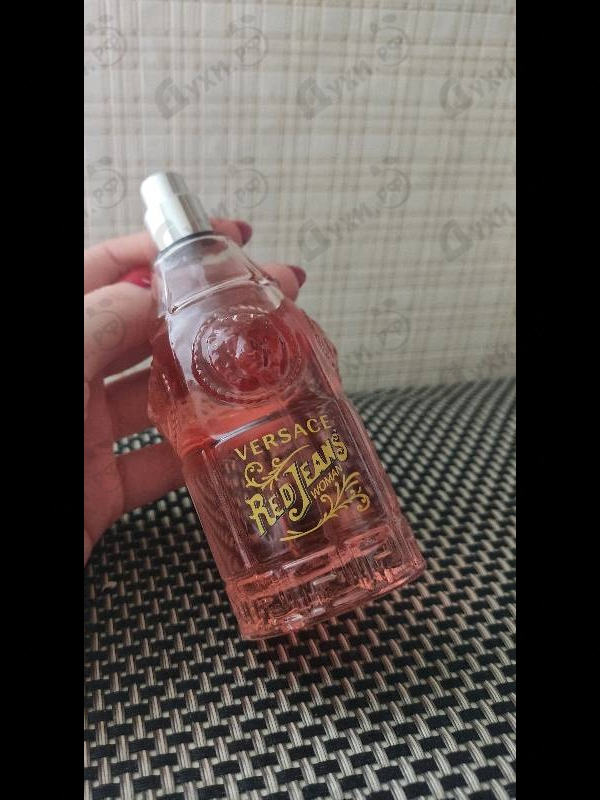 Парфюмерия Red Jeans от Versace