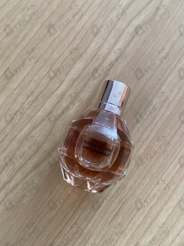 Парфюмерия Flowerbomb от Viktor & Rolf