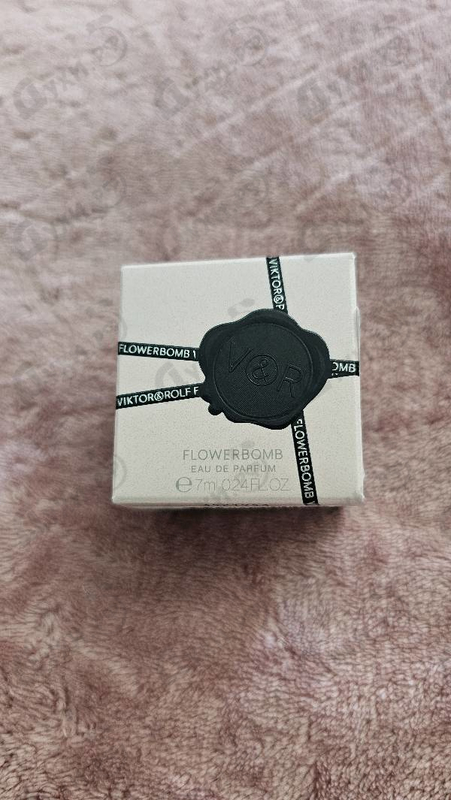 Купить Flowerbomb от Viktor & Rolf